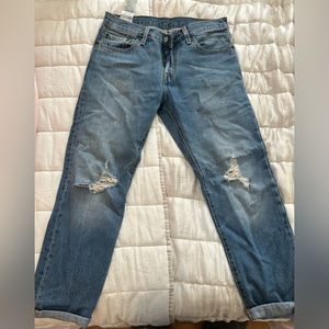 Levi’s boyfriend jeans